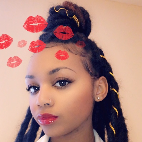 Meet your Posher, Jade - Picture 3 of 3